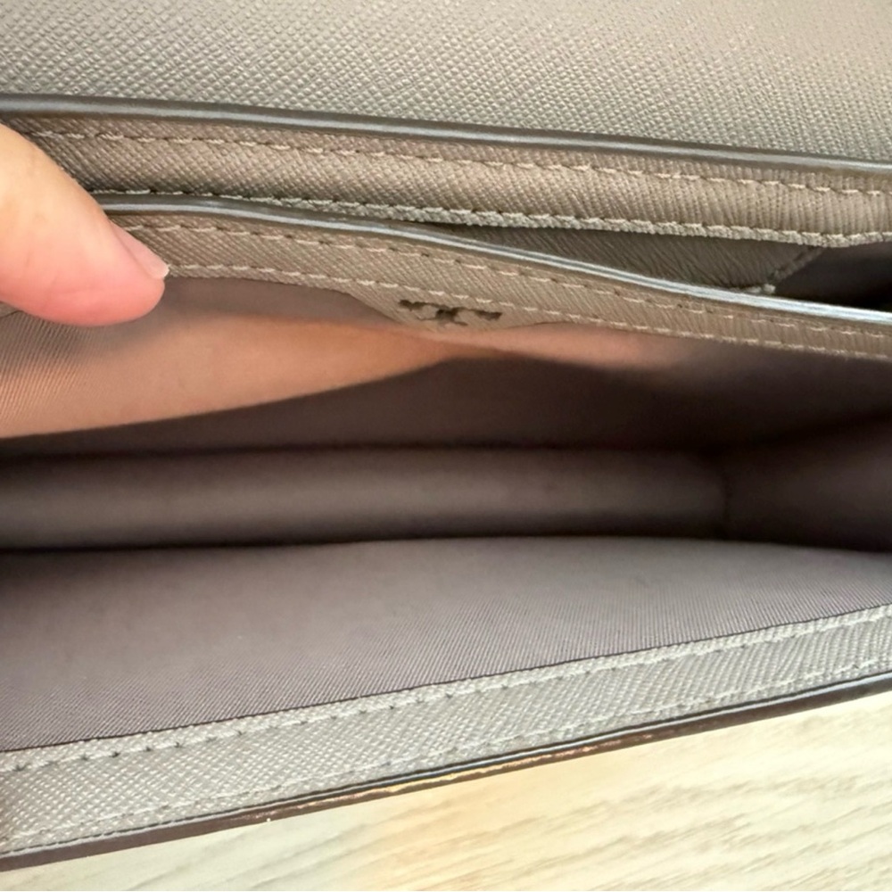 Tory Burch Gray Robinson Leather Mini Chain Bag - Picture 9 of 14